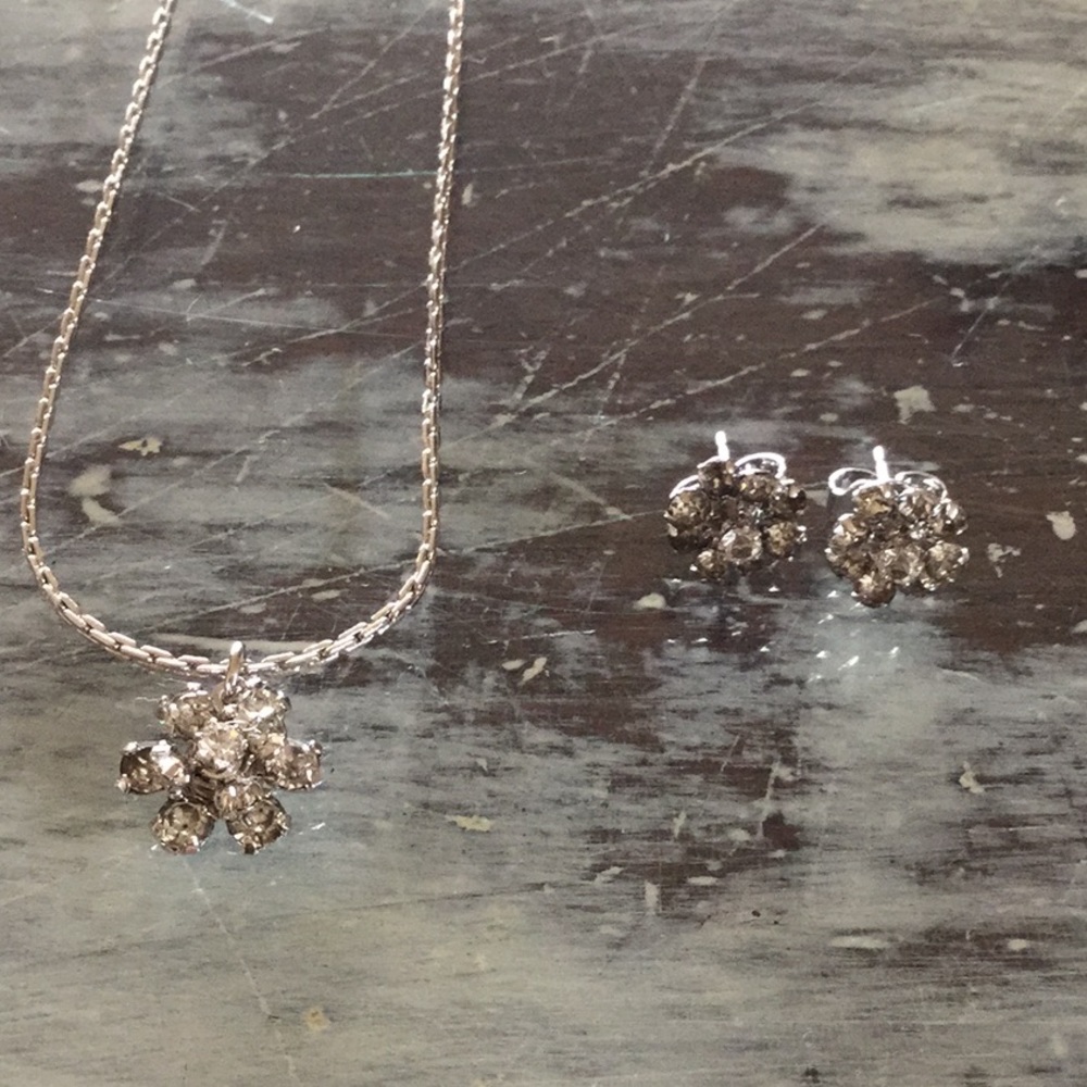 VINTAGE AVON rhinestone flower set